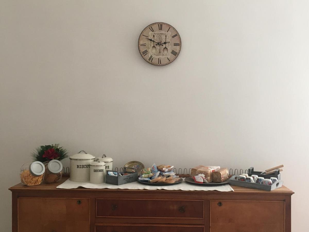 Giu Al Centro Bed & Breakfast Napoli Dış mekan fotoğraf