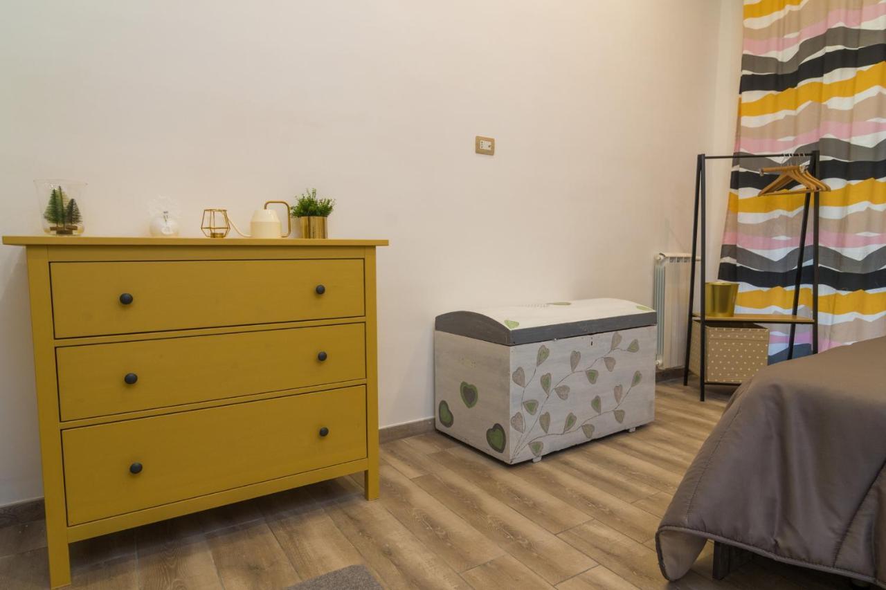 Giu Al Centro Bed & Breakfast Napoli Dış mekan fotoğraf