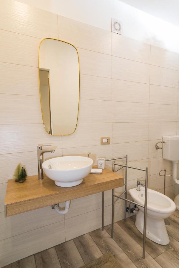 Giu Al Centro Bed & Breakfast Napoli Dış mekan fotoğraf