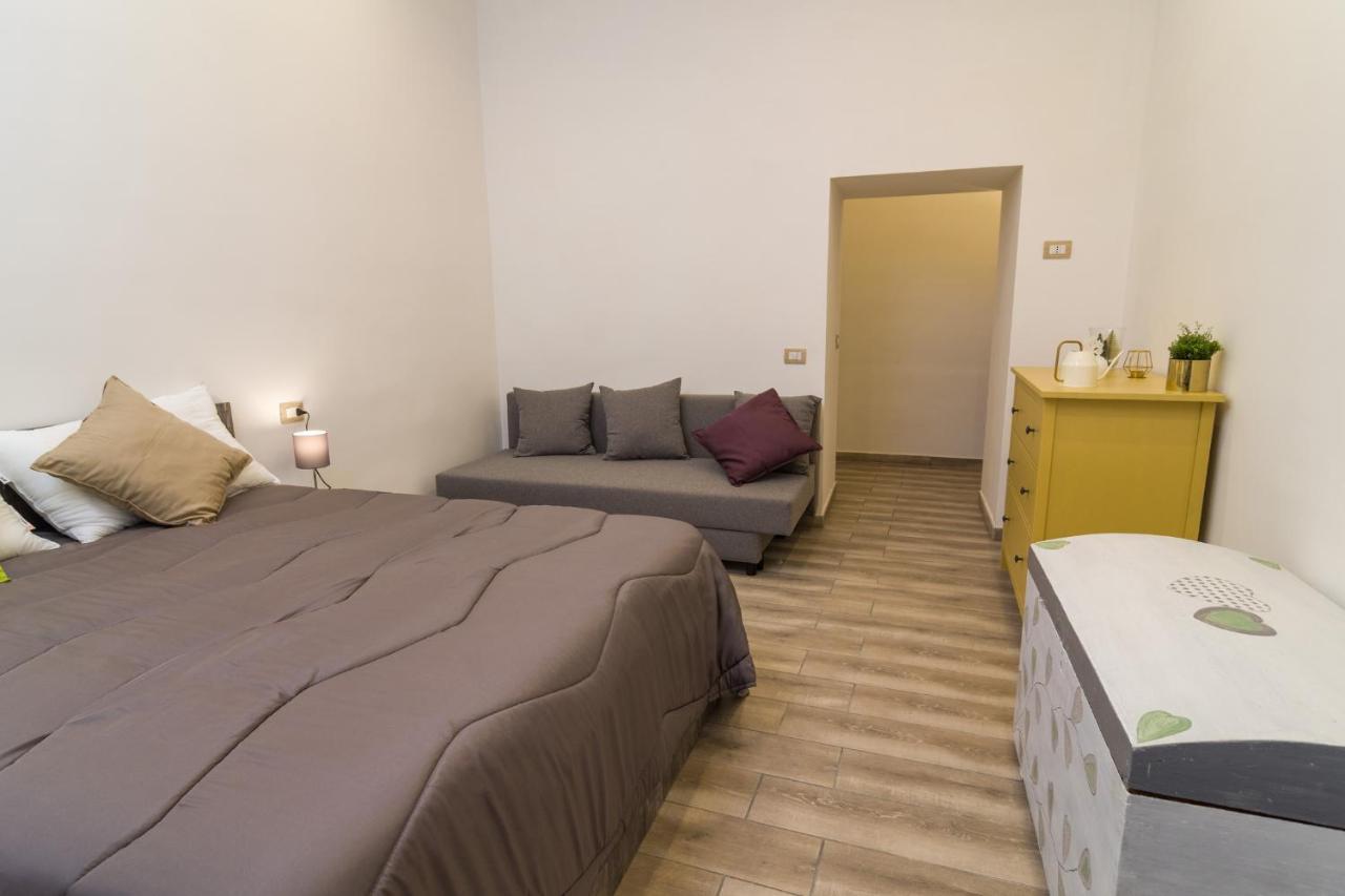 Giu Al Centro Bed & Breakfast Napoli Dış mekan fotoğraf
