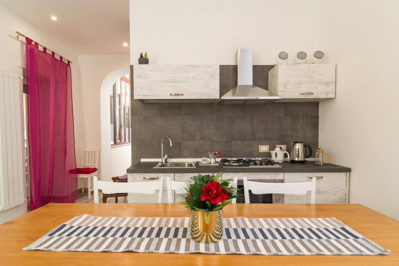 Giu Al Centro Bed & Breakfast Napoli Dış mekan fotoğraf